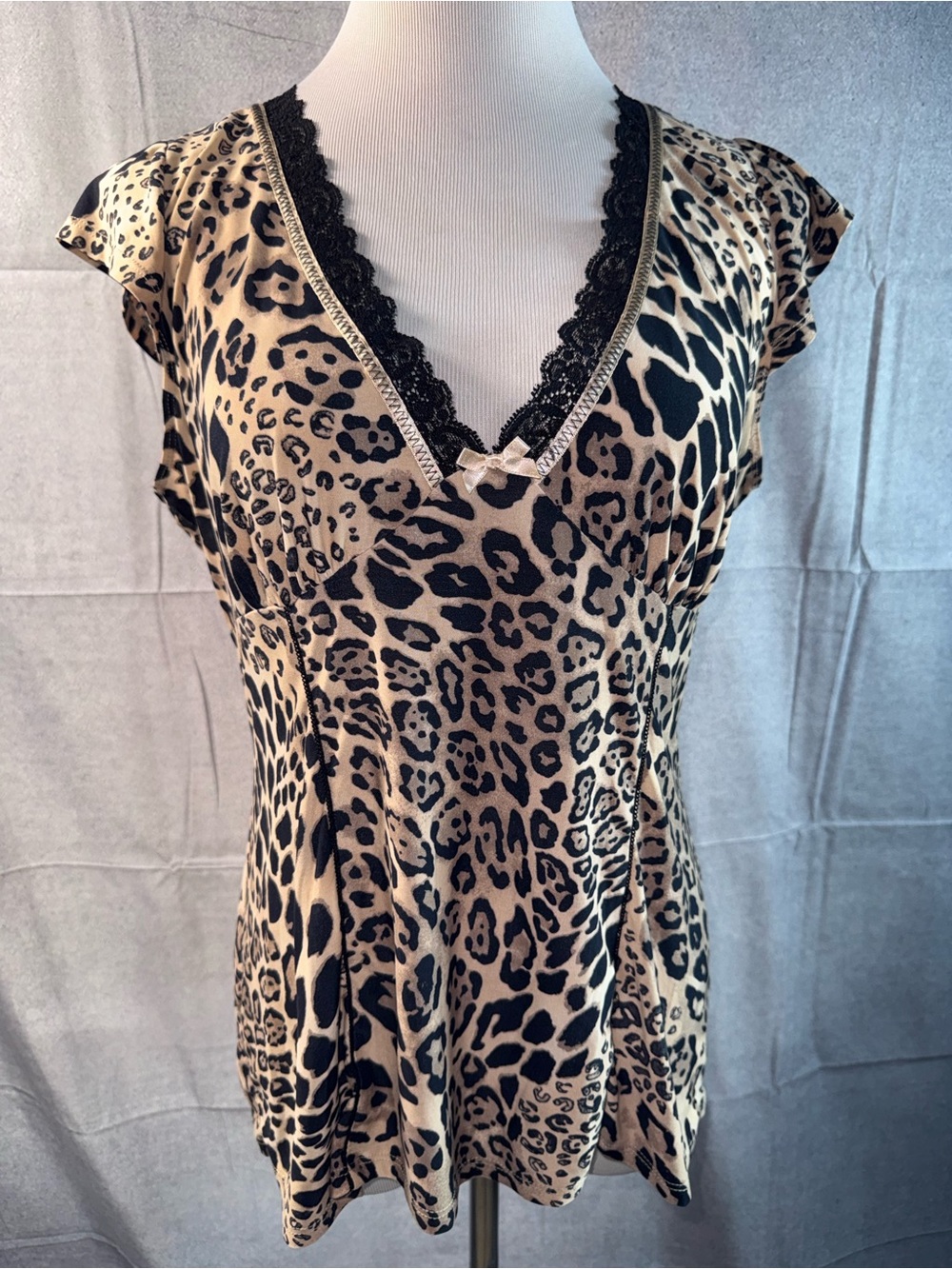 1380-Linea Donatella Leopard Print V-Neck Camisole with Black Lace Trim